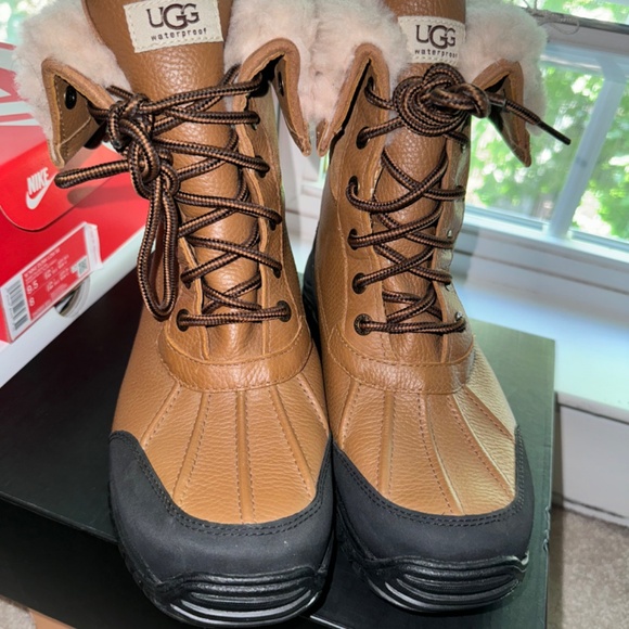 UGG Boots - Picture 3 of 3